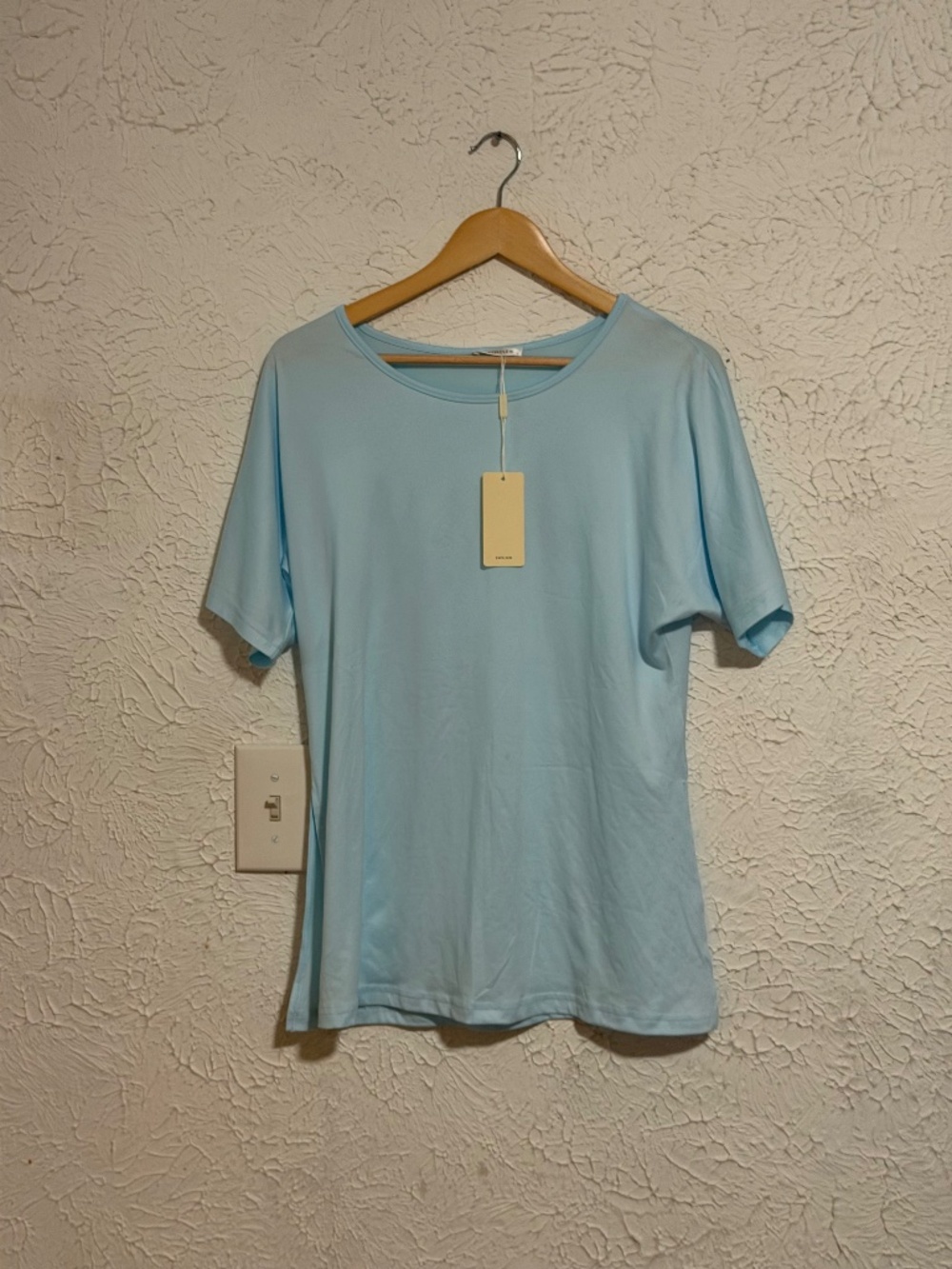 Ekouaer Women's Maternity Top Baby Blue Size Medium NWT Short Sleeve